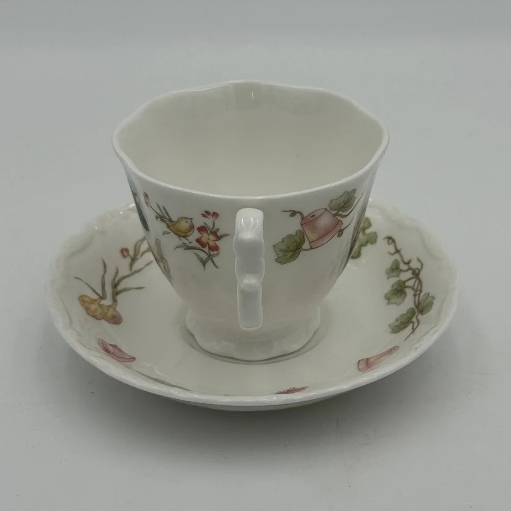 Royal Albert Beatrix Potter Benjamin Bunny Tea Cup Saucer Set Bone China 1986
